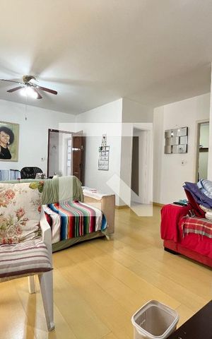 Casa à venda com 300m², 4 quartos e 5 vagasSala
