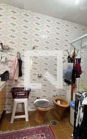 Casa à venda com 300m², 4 quartos e 5 vagasBanheiro da Suíte 1