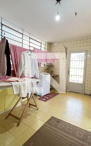 Casa à venda com 300m², 4 quartos e 5 vagasÁrea de Serviço
