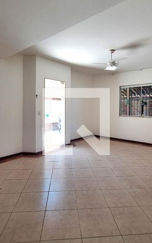 Casa à venda com 138m², 3 quartos e 2 vagasSala