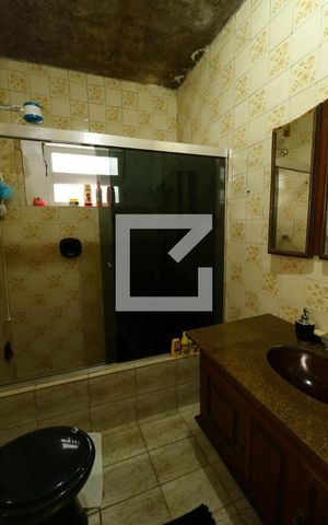 Casa à venda com 148m², 2 quartos e 1 vagaBanheiro
