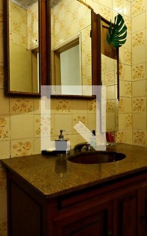 Casa à venda com 148m², 2 quartos e 1 vagaBanheiro