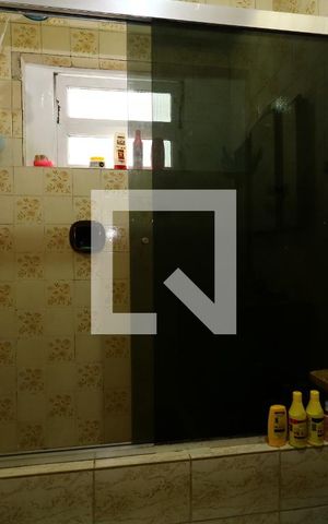 Casa à venda com 148m², 2 quartos e 1 vagaBanheiro