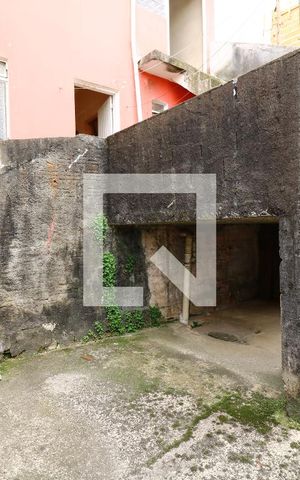 Casa à venda com 148m², 2 quartos e 1 vagaFundos