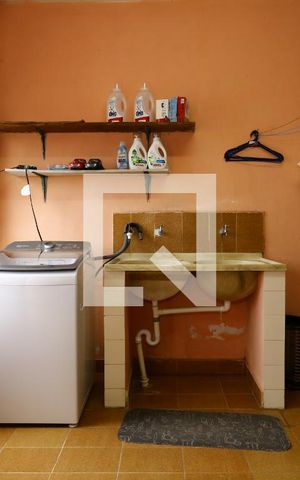 Casa à venda com 148m², 2 quartos e 1 vagaÁrea de Serviço