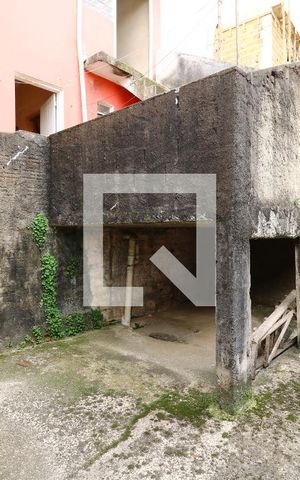 Casa à venda com 148m², 2 quartos e 1 vagaFundos