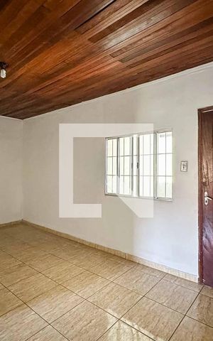 Casa para alugar com 33m², 1 quarto e sem vaga Casa para alugar com 33m², 1 quarto e sem vagaSala