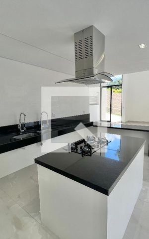 Casa de condomínio à venda com 502m², 4 quartos e 4 vagas Casa de condomínio à venda com 502m², 4 quartos e 4 vagasCozinha
