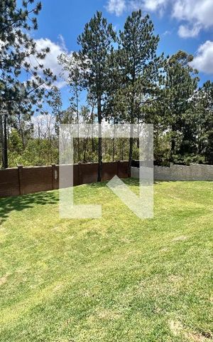 Casa de condomínio à venda com 502m², 4 quartos e 4 vagas Casa de condomínio à venda com 502m², 4 quartos e 4 vagasÁrea Externa