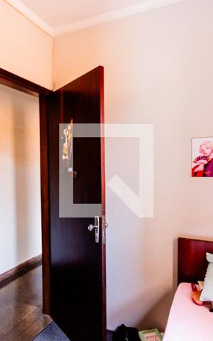 Casa à venda com 192m², 4 quartos e 3 vagas Casa à venda com 192m², 4 quartos e 3 vagasQuarto 2