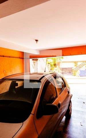 Casa à venda com 192m², 4 quartos e 3 vagas Casa à venda com 192m², 4 quartos e 3 vagasGaragem