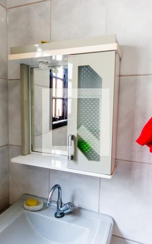 Casa à venda com 192m², 4 quartos e 3 vagas Casa à venda com 192m², 4 quartos e 3 vagasEspelho