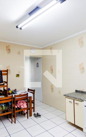 Casa à venda com 192m², 4 quartos e 3 vagas Casa à venda com 192m², 4 quartos e 3 vagasCozinha