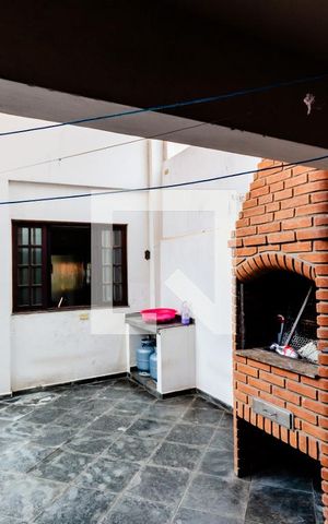 Casa à venda com 192m², 4 quartos e 3 vagas Casa à venda com 192m², 4 quartos e 3 vagasQuintal