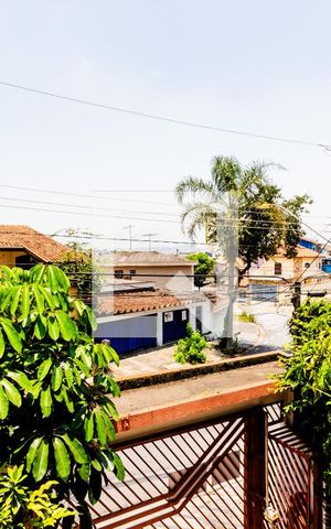 Casa à venda com 192m², 4 quartos e 3 vagas Casa à venda com 192m², 4 quartos e 3 vagasVista da Varanda da Sala