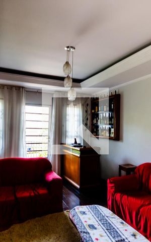Casa à venda com 192m², 4 quartos e 3 vagas Casa à venda com 192m², 4 quartos e 3 vagasSala