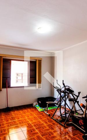 Casa à venda com 192m², 4 quartos e 3 vagas Casa à venda com 192m², 4 quartos e 3 vagasQuarto 3