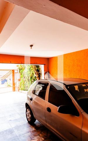 Casa à venda com 192m², 4 quartos e 3 vagas Casa à venda com 192m², 4 quartos e 3 vagasGaragem