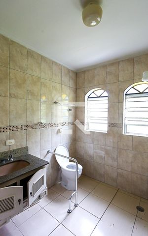 Casa à venda com 200m², 3 quartos e 3 vagas Casa à venda com 200m², 3 quartos e 3 vagasBanheiro