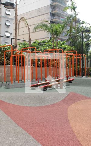 Apartamento à venda com 99m², 3 quartos e 2 vagasÁrea comum - Playground