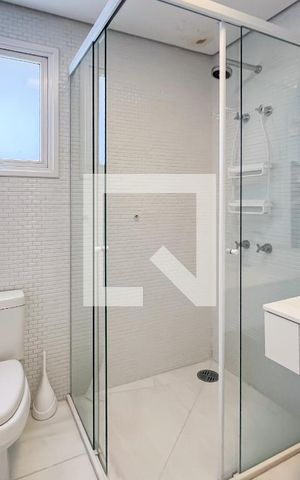 Apartamento para alugar com 75m², 1 quarto e 2 vagas Apartamento para alugar com 75m², 1 quarto e 2 vagasBanheiro da Suíte