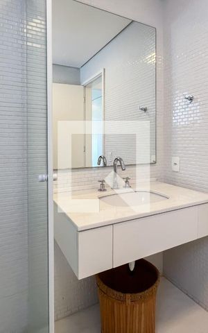 Apartamento para alugar com 75m², 1 quarto e 2 vagas Apartamento para alugar com 75m², 1 quarto e 2 vagasBanheiro da Suíte