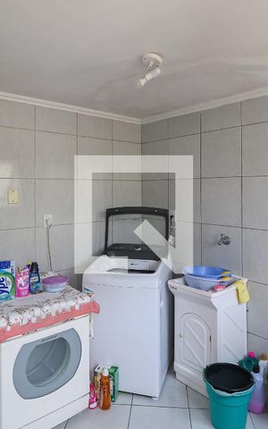 Casa de condomínio à venda com 276m², 3 quartos e 3 vagas Casa de condomínio à venda com 276m², 3 quartos e 3 vagasÁrea de Serviço