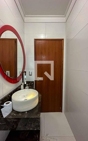 Casa à venda com 200m², 3 quartos e 5 vagas Casa à venda com 200m², 3 quartos e 5 vagasLavabo