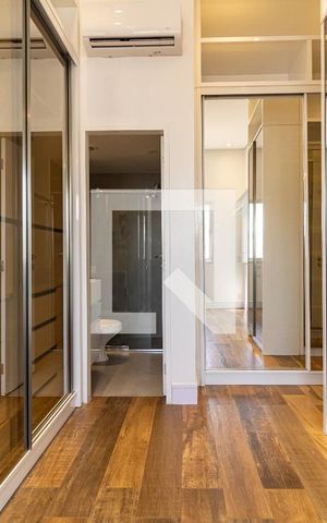 Apartamento para alugar com 100m², 2 quartos e 2 vagas Apartamento para alugar com 100m², 2 quartos e 2 vagasCloset da Suíte