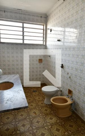 Casa à venda com 214m², 3 quartos e 5 vagasBanheiro