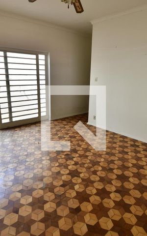 Casa à venda com 214m², 3 quartos e 5 vagasSala 2