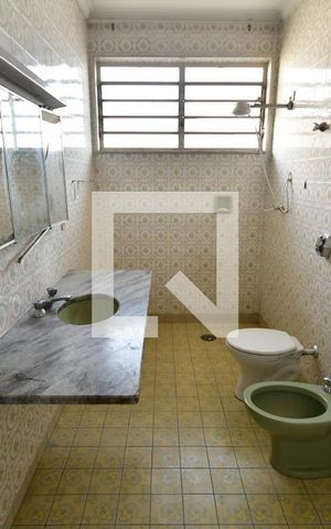 Casa à venda com 214m², 3 quartos e 5 vagasBanheiro Suíte
