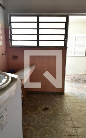 Casa à venda com 214m², 3 quartos e 5 vagasÁrea de Serviço
