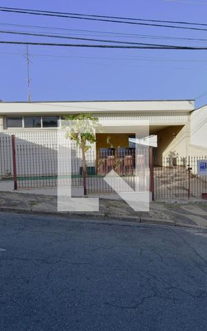 Casa à venda com 214m², 3 quartos e 5 vagasFachada