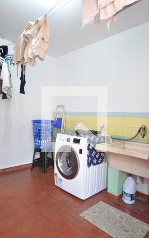 Casa à venda com 170m², 5 quartos e 2 vagasÁrea de Serviço