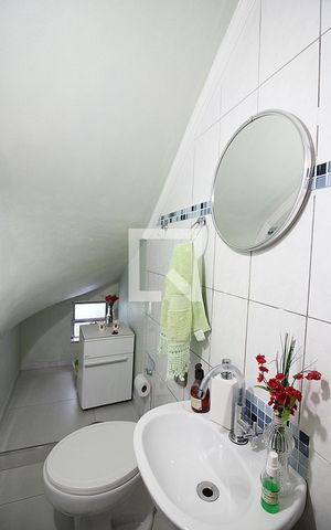 Casa à venda com 146m², 3 quartos e 2 vagasLavabo 