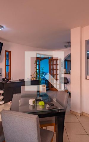 Casa à venda com 294m², 3 quartos e 1 vaga Casa à venda com 294m², 3 quartos e 1 vagaSala