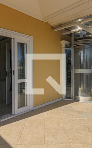 Casa de condomínio à venda com 700m², 6 quartos e 2 vagas Casa de condomínio à venda com 700m², 6 quartos e 2 vagasVaranda Suítes 2 e 3
