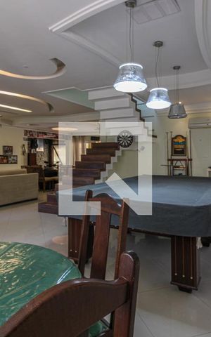 Casa de condomínio à venda com 700m², 6 quartos e 2 vagas Casa de condomínio à venda com 700m², 6 quartos e 2 vagasSala
