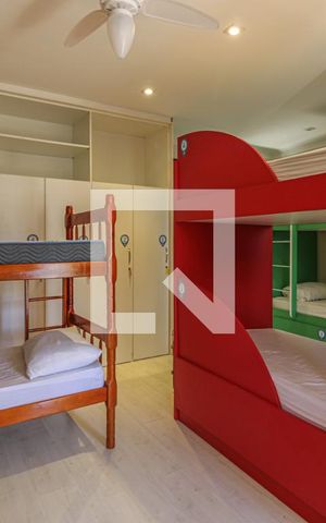 Casa de condomínio à venda com 700m², 6 quartos e 2 vagas Casa de condomínio à venda com 700m², 6 quartos e 2 vagasSuíte 4
