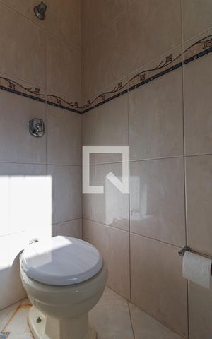 Casa de condomínio à venda com 700m², 6 quartos e 2 vagas Casa de condomínio à venda com 700m², 6 quartos e 2 vagasSuíte 2 (Master) - Banheiro