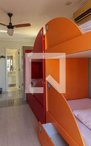 Casa de condomínio à venda com 700m², 6 quartos e 2 vagas Casa de condomínio à venda com 700m², 6 quartos e 2 vagasSuíte 5