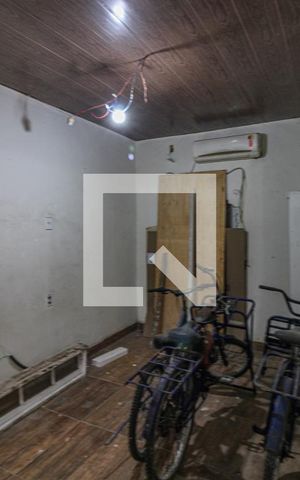 Casa de condomínio à venda com 700m², 6 quartos e 2 vagas Casa de condomínio à venda com 700m², 6 quartos e 2 vagasEdícula - Suíte