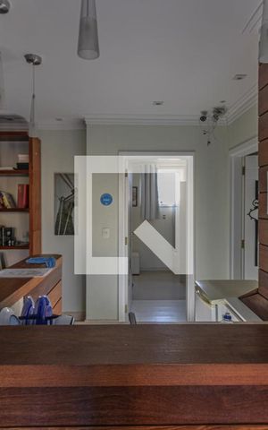 Casa de condomínio à venda com 700m², 6 quartos e 2 vagas Casa de condomínio à venda com 700m², 6 quartos e 2 vagasSala/cozinha (Segundo andar)