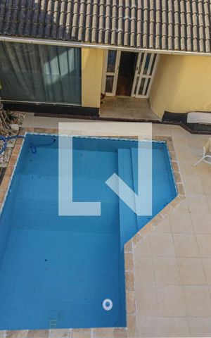 Casa de condomínio à venda com 700m², 6 quartos e 2 vagas Casa de condomínio à venda com 700m², 6 quartos e 2 vagasSuíte 5 - Varanda - Vista