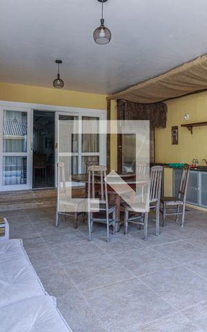 Casa de condomínio à venda com 700m², 6 quartos e 2 vagas Casa de condomínio à venda com 700m², 6 quartos e 2 vagasÁrea externa - Área Gourmet