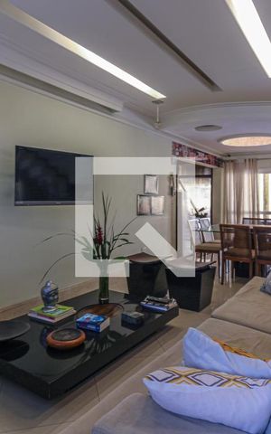 Casa de condomínio à venda com 700m², 6 quartos e 2 vagas Casa de condomínio à venda com 700m², 6 quartos e 2 vagasSala