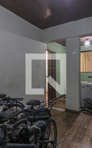Casa de condomínio à venda com 700m², 6 quartos e 2 vagas Casa de condomínio à venda com 700m², 6 quartos e 2 vagasEdícula - Suíte