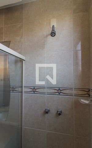 Casa de condomínio à venda com 700m², 6 quartos e 2 vagas Casa de condomínio à venda com 700m², 6 quartos e 2 vagasSuíte 3 (Master) - Banheiro