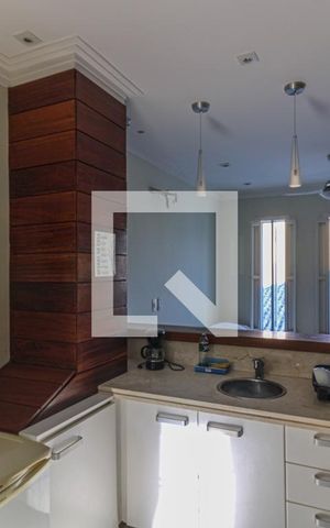 Casa de condomínio à venda com 700m², 6 quartos e 2 vagas Casa de condomínio à venda com 700m², 6 quartos e 2 vagasSala/cozinha (Segundo andar)